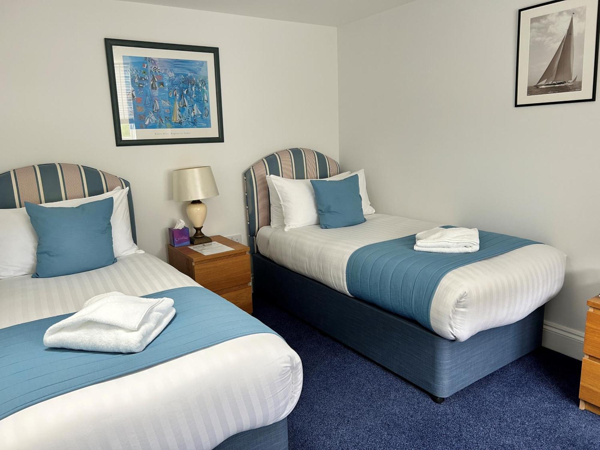 Royal Ocean Racing Club Hotel Cowes  Exterior photo
